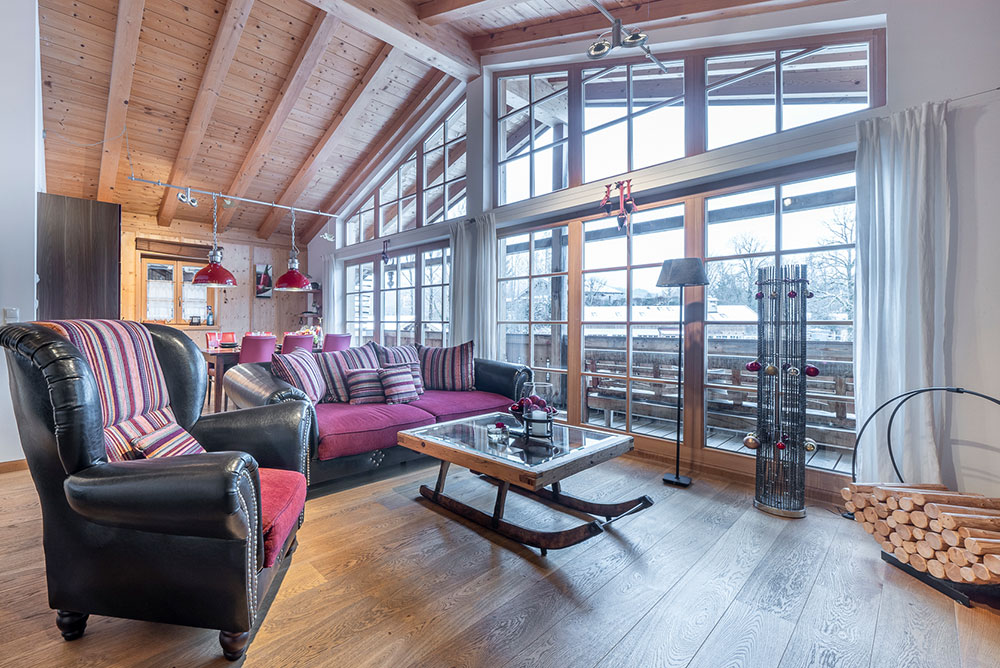 Landhaus-Benediktenhof-Chalet-Wohnzimmer-mit-Aussicht Landhaus-Benediktenhof-Chalet-Wohnzimmer-mit-Aussicht