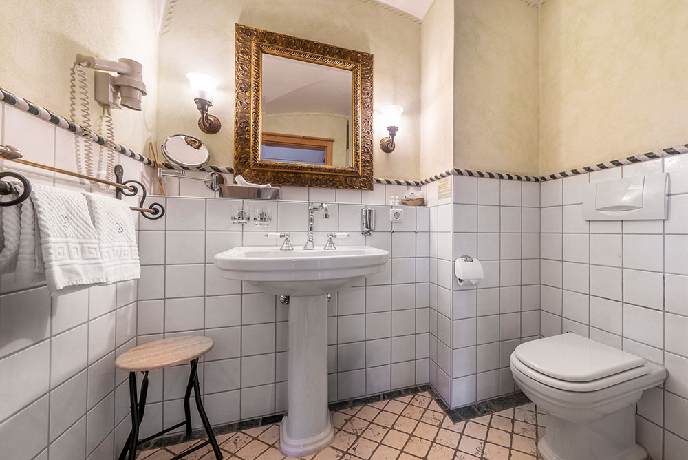 Landhaus-Benediktenhof-Galerie-Badezimmer Landhaus-Benediktenhof-Galerie-Badezimmer