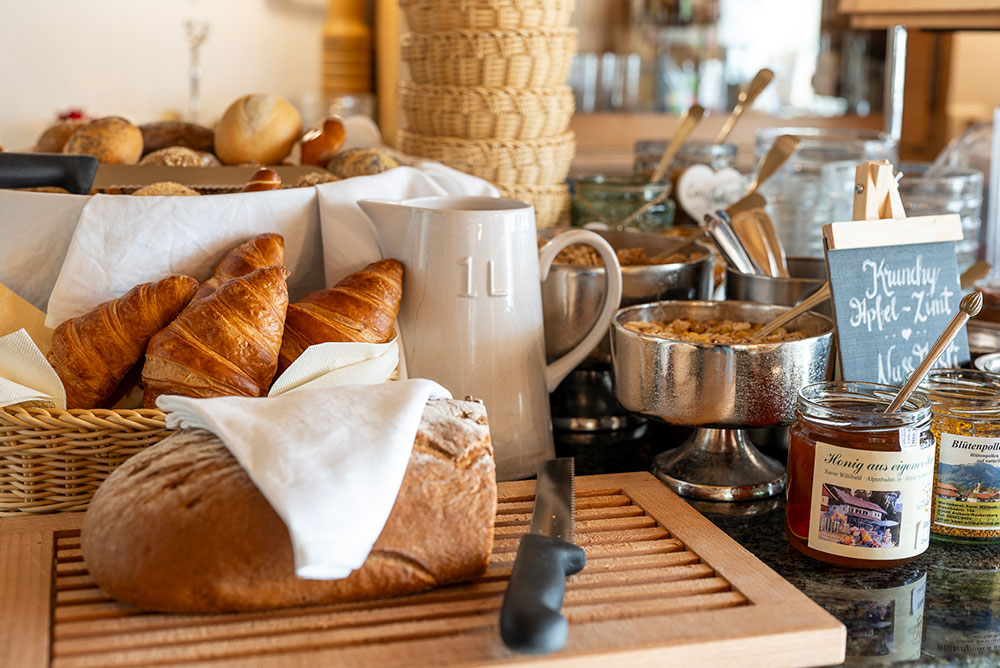 Landhaus-Benediktenhof-Galerie-Freuhstuecksbuffet Landhaus-Benediktenhof-Galerie-Freuhstuecksbuffet