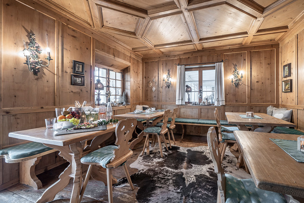 Landhaus-Benediktenhof-Galerie-Gaestestubn Landhaus-Benediktenhof-Galerie-Gaestestubn