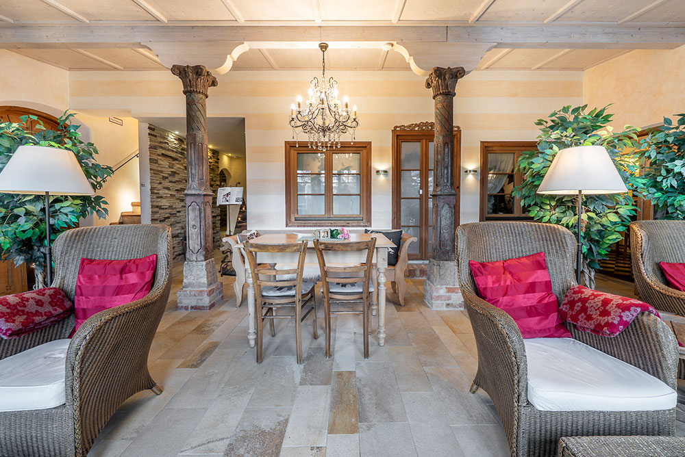 Landhaus-Benediktenhof-Galerie-Ruheraum Landhaus-Benediktenhof-Galerie-Ruheraum